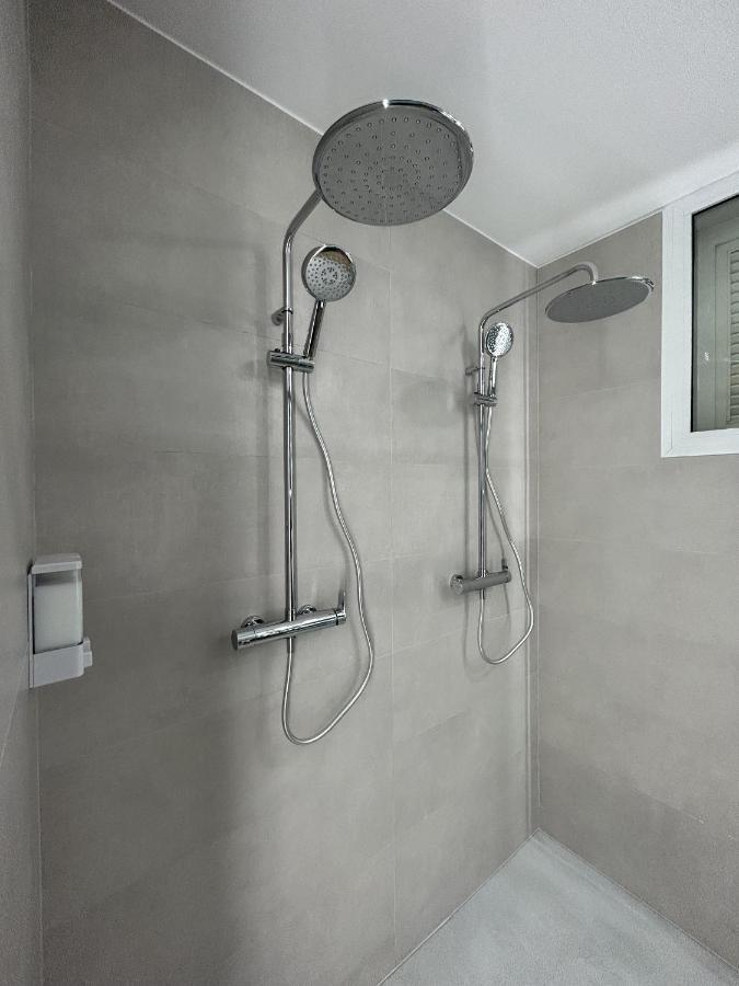 Appartement Alohamundi Martinez Montanes à Séville Extérieur photo